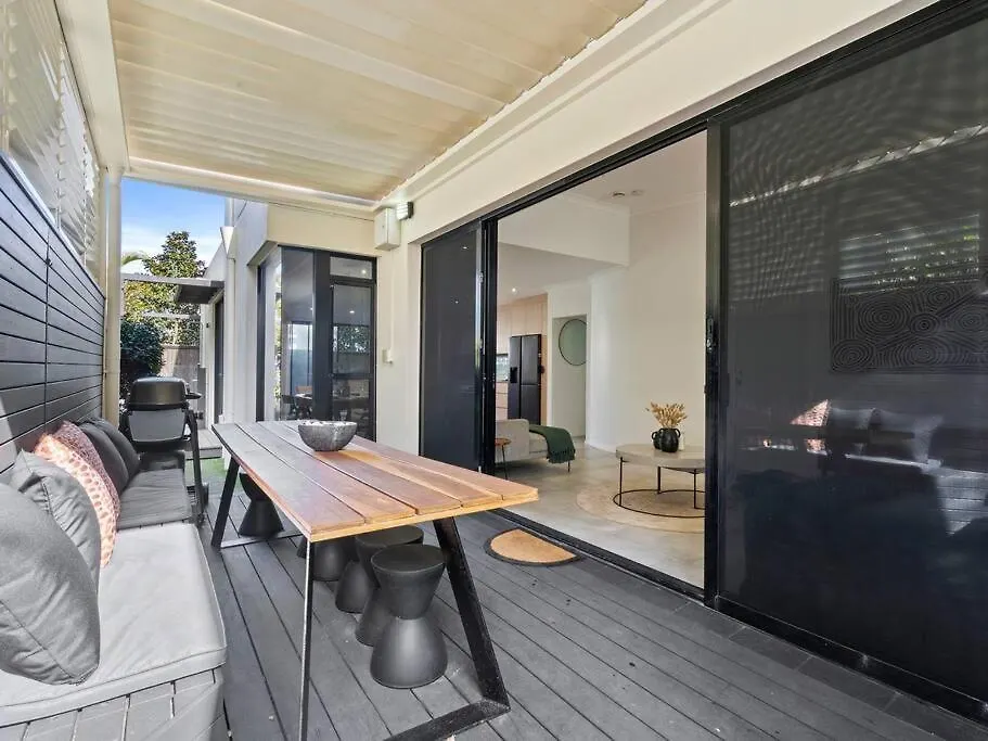 Dom wakacyjny Beach Side Bliss Mermaid Beach, 3Bd - Heated Pool Gold Coast Australia