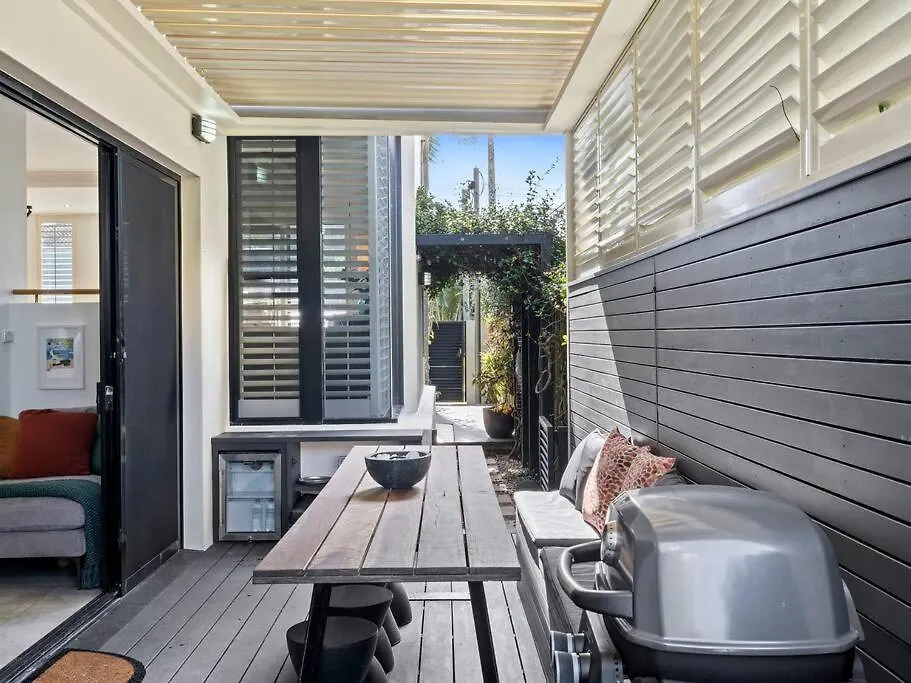 Beach Side Bliss Mermaid Beach, 3Bd - Heated Pool Gold Coast 0*,  Australia